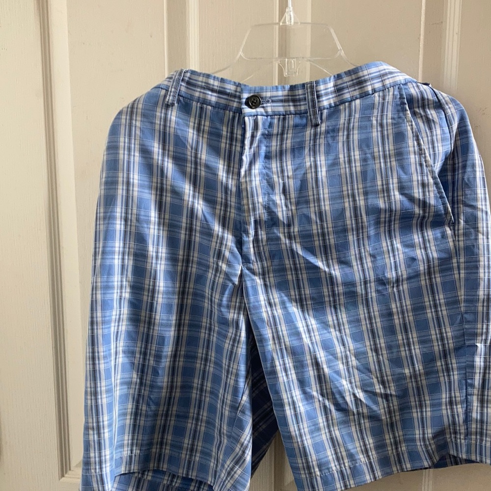 FINAL MARKDOWN Men’s haggar shorts 32